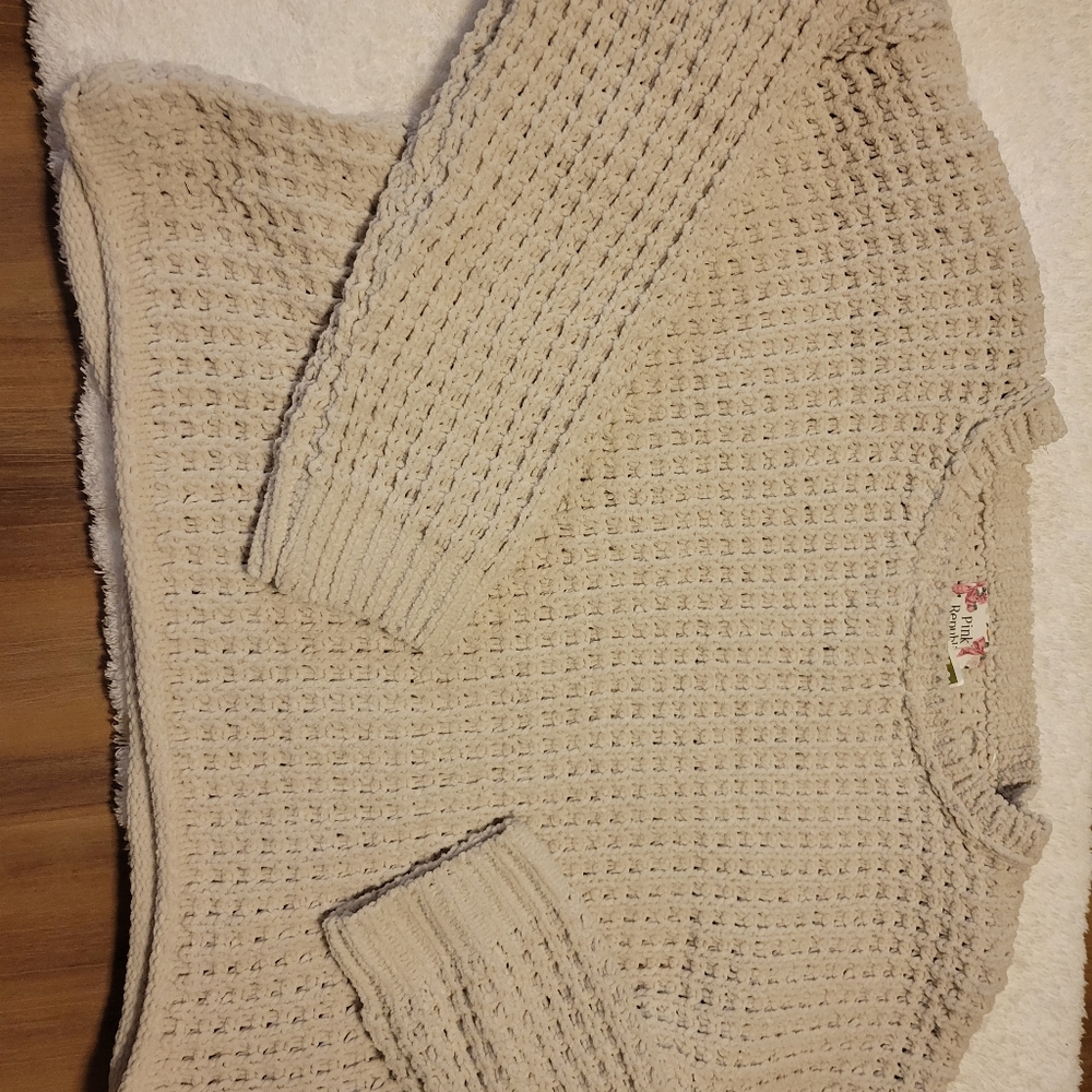 Pink republic  super soft Sweater size medium. Color khaki/cream